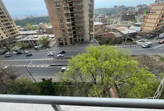 2 սենյականոց բնակարան Մարշալ Բաղրամյան պողոտայում, 48 քմ, կոսմետիկ վերանորոգում, քարե շենք