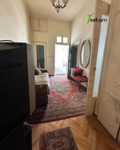 Մեկ հարկանի քարե տուն Սարի Թաղ 1-ին փողոցում կենտրոնում, 205 ք.մ., կոսմետիկ վերանորոգում