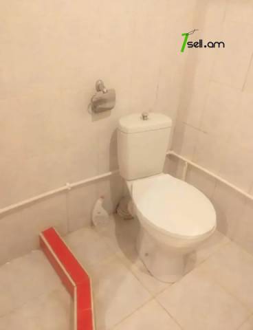 2 սենյականոց բնակարան Հանրապետության փողոցում, 42 ք.մ., կապիտալ վերանորոգված