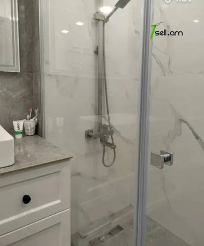 2 սենյականոց բնակարան Արամ Խաչատրյան փողոցում, 71 ք.մ., 7/9 հարկ, դիզայներական ոճով վերանորոգված