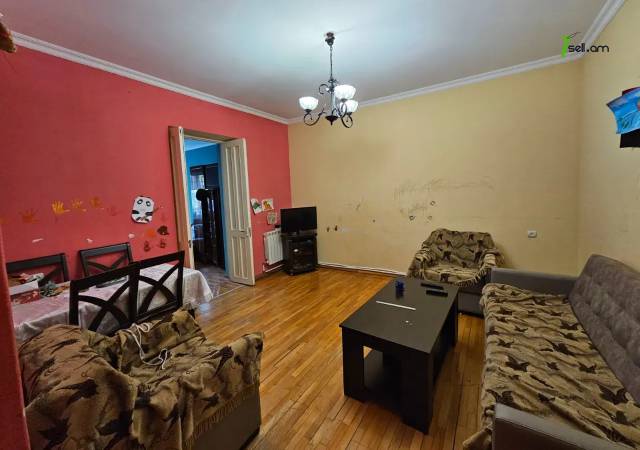 Մեկ հարկանի քարե տուն Նոր-Արեշի 44 փողոցում Էրեբունիում, 376 ք.մ., կոսմետիկ վերանորոգում