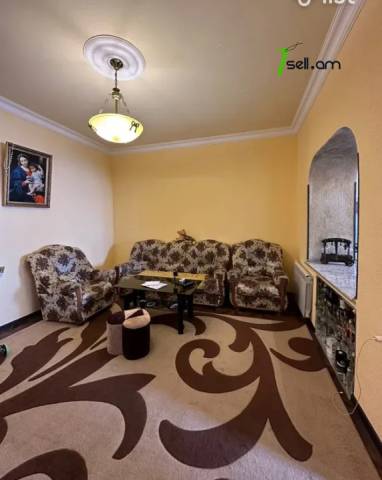 Մեկ հարկանի քարե տուն Գրիգոր Զոհրապի փողոցում Աջափնյակում, 60 քմ, եվրովերանորոգված