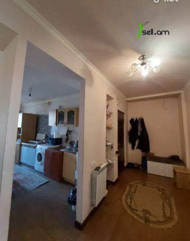 3 սենյականոց բնակարան Խաղաղ Դոնի փողոցում, 81 ք.մ., 3/9 հարկ, կապիտալ վերանորոգված