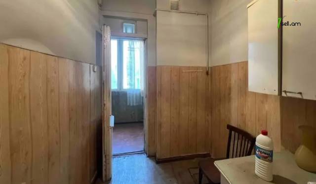2 սենյականոց բնակարան Գրիբոյեդովի փողոցում, 68 քմ, 2/5 հարկ, 2 սանհանգույց, քարե շենք