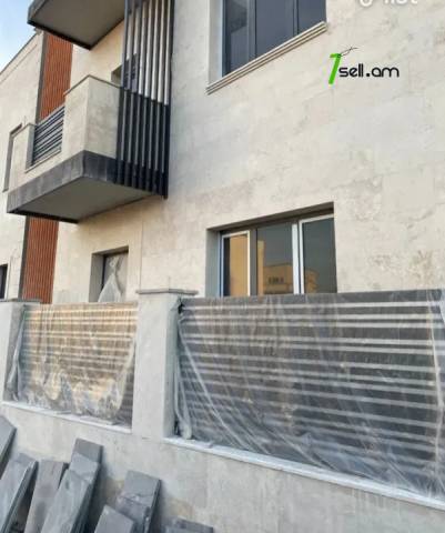 Երեք հարկանի տուն Ղափանցյան փողոցում Արաբկիրում, 160 քմ, 2 սանհանգույց