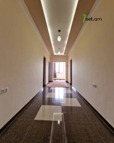 Երկու հարկանի քարե տուն Դավթաշենի 7-րդ փողոցում Դավթաշենում, 300 քմ, 2 սանհանգույց