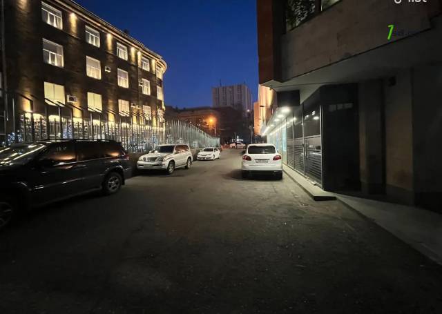 Բազմաֆունկցիոնալ գույք Տերյան փողոցում կենտրոնում, 458 քմ