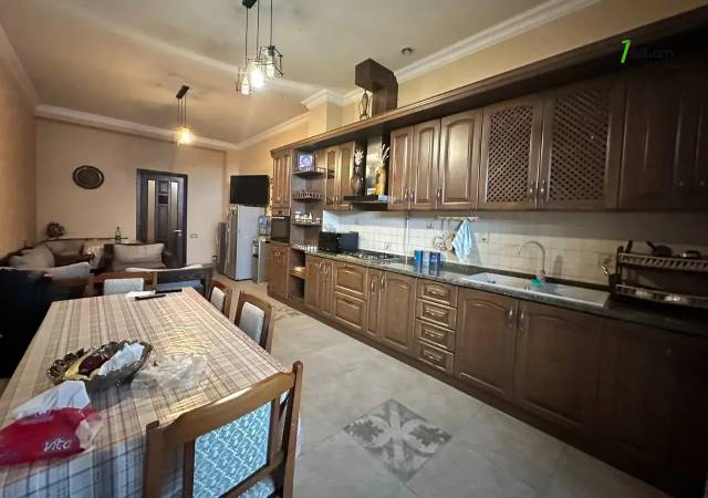 Մեկ հարկանի քարե տուն Բագրևանդի 42-րդ փողոցում Նոր Նորքում, 1100 քմ, 3+ սանհանգույց