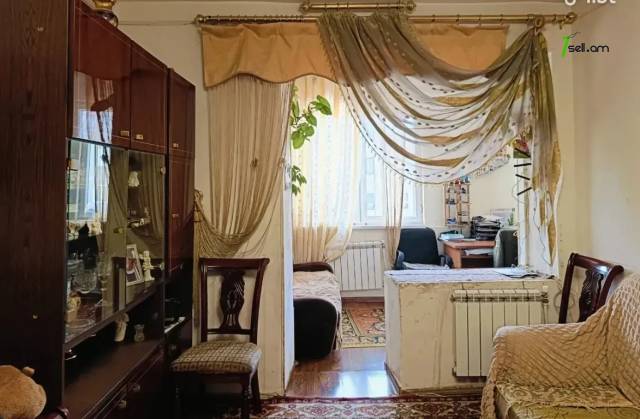 3 սենյականոց բնակարան Նելսոն Ստեփանյան փողոցում, 76 ք.մ., մի քանի պատշգամբ, կոսմետիկ վերանորոգում