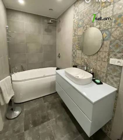 3 սենյականոց բնակարան Կոմիտասի պողոտայում, 76 ք.մ., բարձր առաստաղներ, նախավերջին հարկ