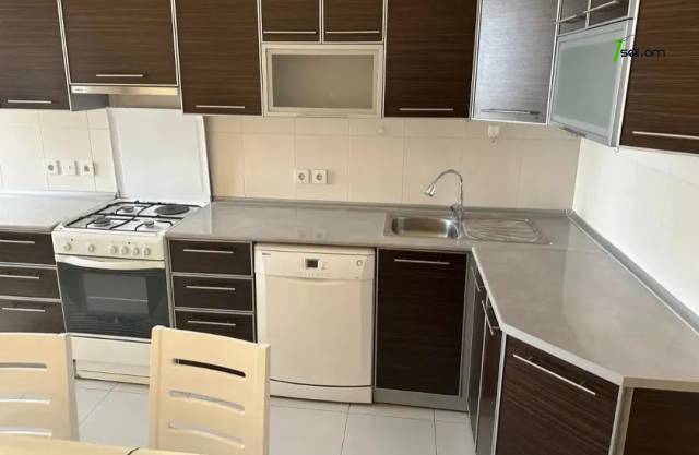 3 սենյականոց բնակարան նորակառույց շենքում Պարոնյան փողոցում, 136 քմ, 9/11 հարկ, 3+ սանհանգույց