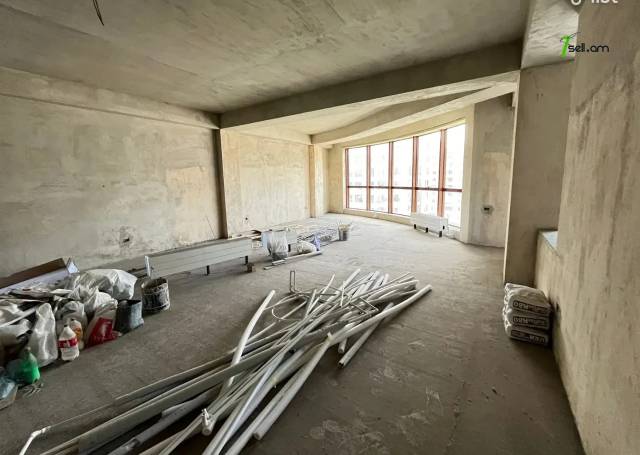 Ընդարձակ 4 սենյականոց բնակարան նորակառույց շենքում Աբովյան փողոցում, 225 քմ, 6/14 հարկ