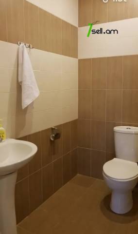 2 սենյականոց բնակարան նորակառույց շենքում Նաիրի Զարյան փողոցում, 65 ք.մ., բարձր առաստաղներ