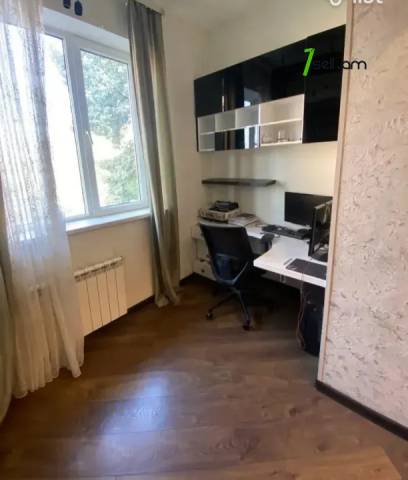 3 սենյականոց բնակարան Կոմիտասի պողոտայում, 80 ք.մ., 2/5 հարկ, բարձր առաստաղներ, եվրովերանորոգված