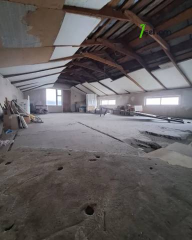 Երկու հարկանի քարե տուն Ադանայի փողոցում կենտրոնում, 170 քմ, 2 սանհանգույց, կոսմետիկ վերանորոգում