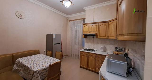 2 սենյականոց բնակարան Բաղրամյան պողոտայում, 70 քմ, նախավերջին հարկ, կապիտալ վերանորոգված, քարե շենք