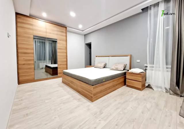 Երկու հարկանի քարե տուն Գոգոլի փողոցում Քանաքեռ Զեյթունում, 650 ք.մ., 3+ սանհանգույց