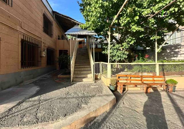 Բազմաֆունկցիոնալ գույք Արամ Խաչատրյանի փողոցում Արաբկիրում, 150 քմ