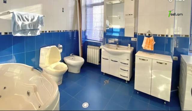 3 սենյականոց բնակարան նորակառույց շենքում Կոմիտասի պողոտայում, 122 ք.մ., 5/7 հարկ, բարձր առաստաղներ