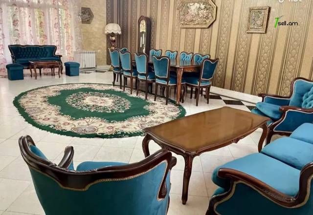 Չորս հարկանի քարե տուն Սիմեոն Երևանցու փողոցում կենտրոնում, 550 ք.մ., 3+ սանհանգույց