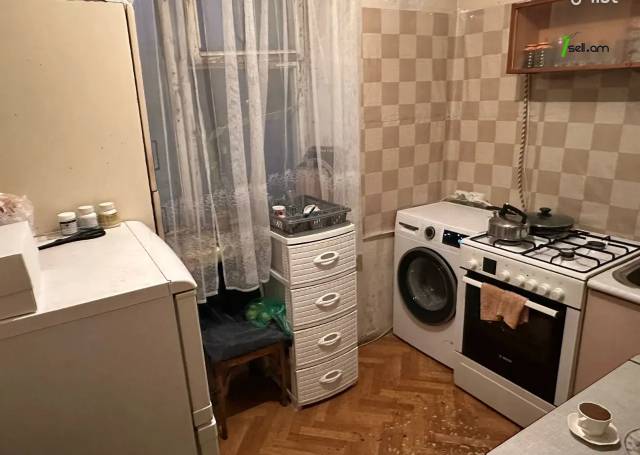 2 սենյականոց բնակարան Մազմանյան փողոցում, 49 քմ, քարե շենք