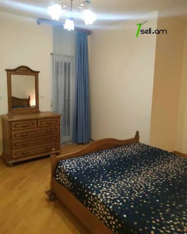 Երկու հարկանի տուն, Վահագնի Թաղամաս Աջափնյակում, 200 ք.մ., 3+ սանհանգույց, կապիտալ վերանորոգված