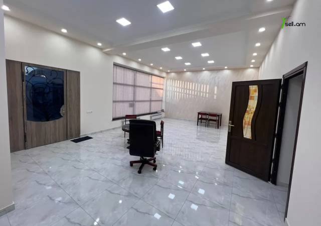 Երկու հարկանի քարե թաունհաուզ, Muracan St Էրեբունիում, 230 ք.մ., 3+ սանհանգույց