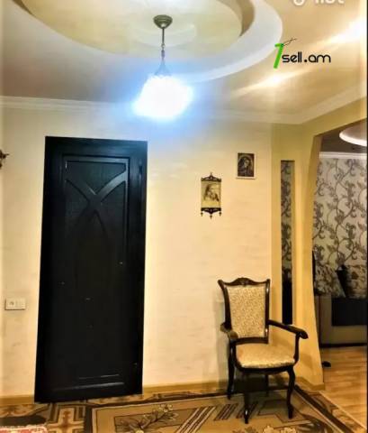 4 սենյականոց բնակարան Էրեբունիում, 100 ք.մ., նախավերջին հարկ, կապիտալ վերանորոգված, քարե շենք