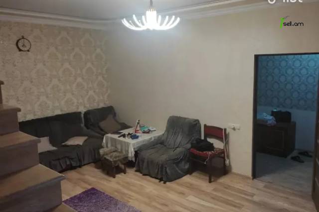 Երկու հարկանի քարե տուն Պարույր Սևակ թաղամասի 1-ին փողոցում Առինջում, 130 քմ, 2 սանհանգույց