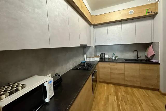 2 սենյականոց բնակարան նորակառույց շենքում Պարույր Սևակի փողոցում, 74 ք.մ., բարձր առաստաղներ