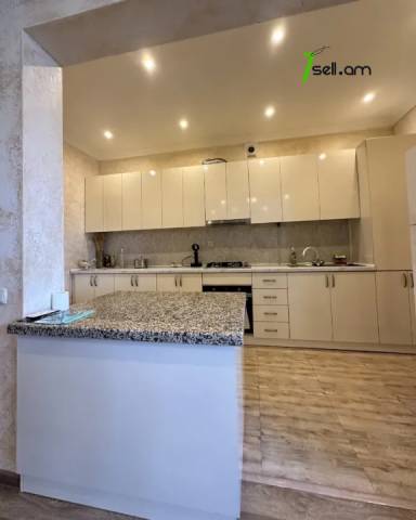 Երկու հարկանի քարե տուն Նոր Արեշի 22-րդ փողոցում Էրեբունիում, 140 քմ, 2 սանհանգույց