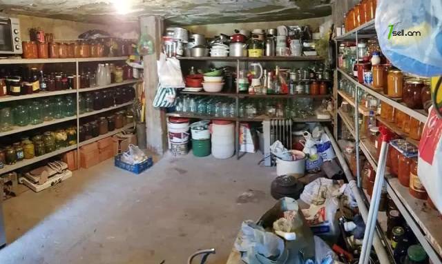 Երկու հարկանի քարե տուն Ավանում, 470 ք.մ., 2 սանհանգույց