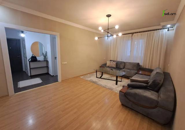 2 սենյականոց բնակարան Տիգրան Մեծի պողոտայում, 65 ք.մ., կապիտալ վերանորոգված, քարե շենք