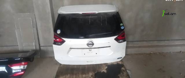 Nissan Rogue Բագաժնիկ