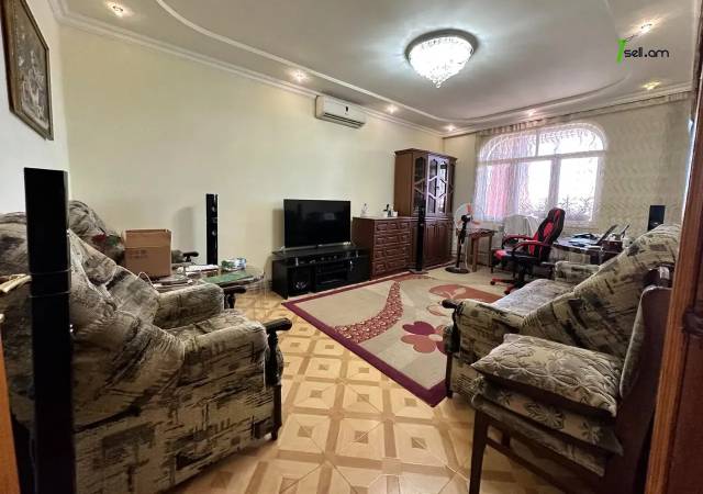 3 սենյականոց բնակարան Ռոստովյան փողոցում, 75 քմ, նախավերջին հարկ, եվրովերանորոգված