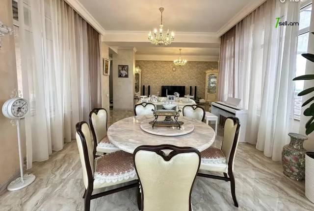 Ընդարձակ 3 սենյականոց բնակարան նորակառույց շենքում, Ծիծեռնակաբերդի խճուղի, 183 քմ, 7/13 հարկ