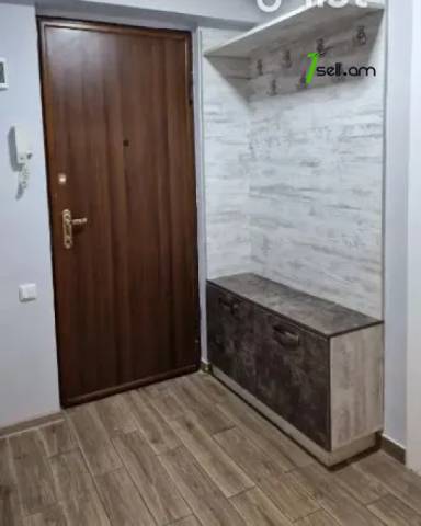 2 սենյականոց բնակարան Թումանյան փողոցում, 45 ք.մ., 3/6 հարկ, կապիտալ վերանորոգված, քարե շենք