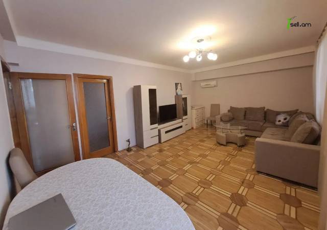 3 սենյականոց բնակարան Երվանդ Քոչարի փողոցում, 95 ք.մ., 4/13 հարկ, մի քանի պատշգամբ