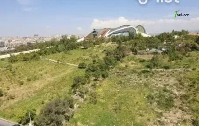 3 սենյականոց բնակարան նորակառույց շենքում Մոնթե Մելքոնյան փողոցում, 83 ք.մ., 10/14 հարկ