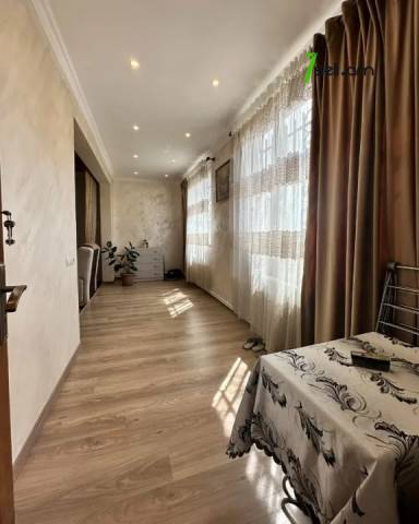 Երկու հարկանի քարե տուն Նոր Արեշի 22-րդ փողոցում Էրեբունիում, 140 քմ, 2 սանհանգույց