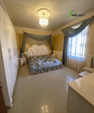 Երկու հարկանի քարե տուն Նոր Նորքում, 800 ք.մ., 3+ սանհանգույց, եվրովերանորոգված