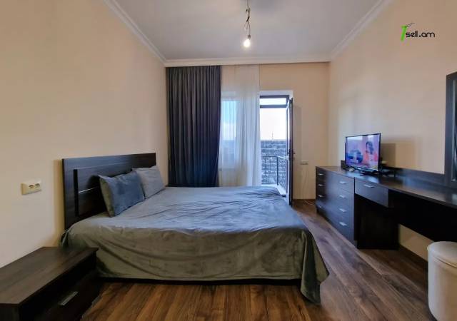 Երկու հարկանի քարե տուն, Գ-1 թաղամաս Աջափնյակում, 300 ք.մ., 2 սանհանգույց, կապիտալ վերանորոգված