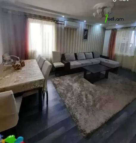 3 սենյականոց բնակարան Ռայնիսի փողոցում, 70 ք.մ., նախավերջին հարկ, կապիտալ վերանորոգված