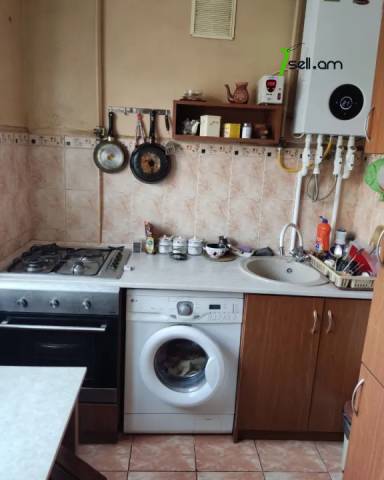 3 սենյականոց բնակարան Բաղրամյան պողոտայում, 115 ք.մ., 3/5 հարկ, քարե շենք