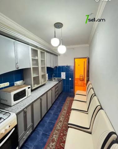 3 սենյականոց բնակարան Հունան Ավետիսյանի փողոցում, 78 ք.մ., կապիտալ վերանորոգված