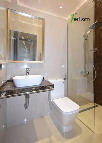 Գրասենյակային տարածք Թումանյան փողոցում կենտրոնում, 180 քմ