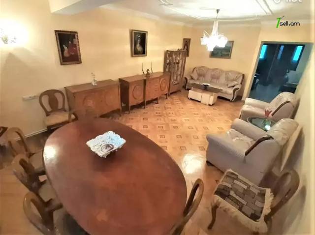 3 սենյականոց բնակարան Էրեբունիում, 82 ք.մ., 2/5 հարկ, կապիտալ վերանորոգված, քարե շենք