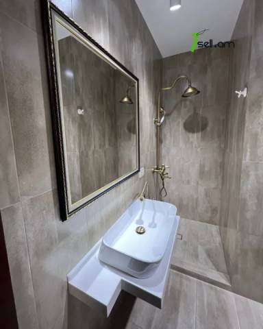 3 սենյականոց բնակարան Մեսրոպ Մաշտոցի պողոտայում, 85 ք.մ., նախավերջին հարկ, կապիտալ վերանորոգված