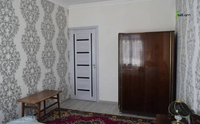 3 սենյականոց բնակարան, Խրիմյան Հայրիկ մայրուղի, 66 քմ, 2/4 հարկ, կապիտալ վերանորոգված
