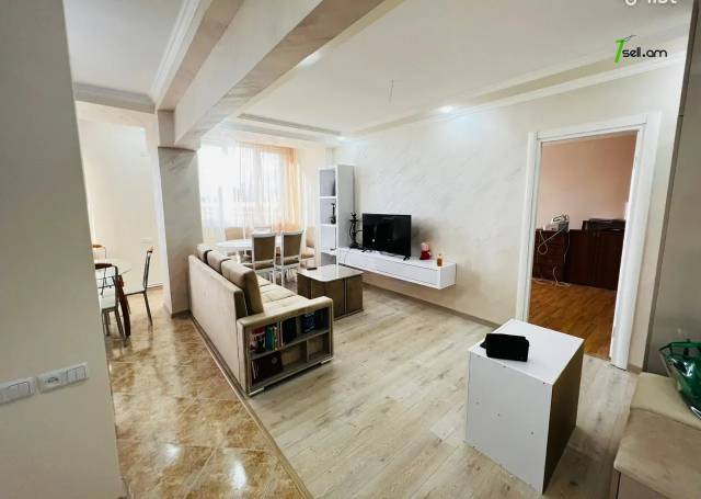 2 սենյականոց բնակարան Արամ Խաչատրյան փողոցում, 49 քմ, 9/13 հարկ, եվրովերանորոգված